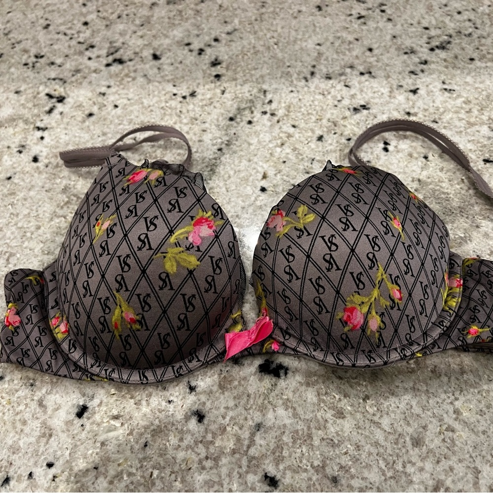 Victoria’s Secret very sexy push-up 34B